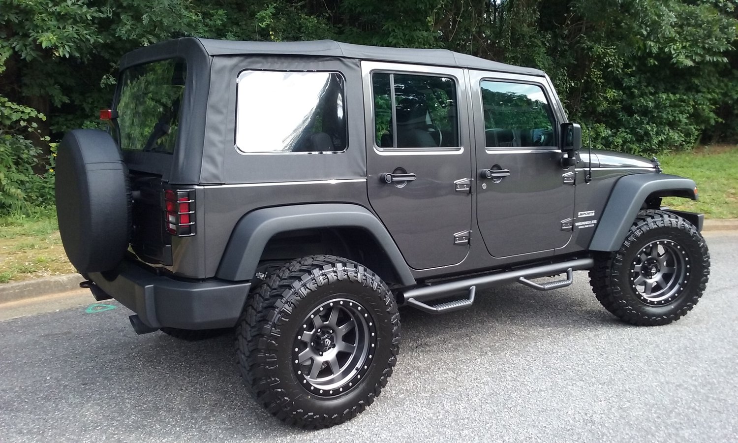 Fuel 174 Off Road Trophy Wheel In Graphite For 07 19 Wrangler